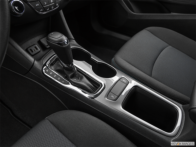 2019 Chevrolet Cruze | Gear shifter/center console