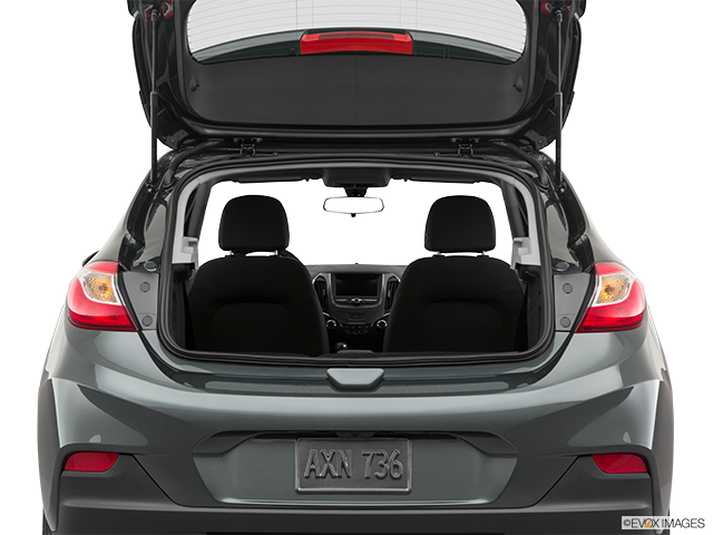 2019 Chevrolet Cruze | Hatchback & SUV rear angle