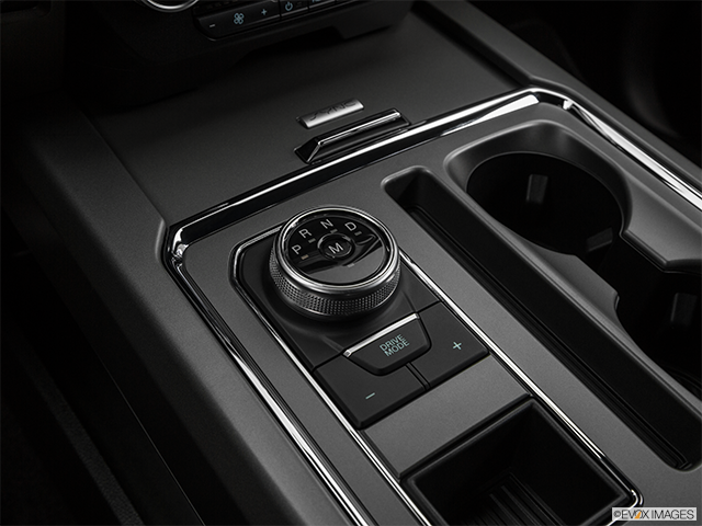 2019 Ford Expedition | Gear shifter/center console