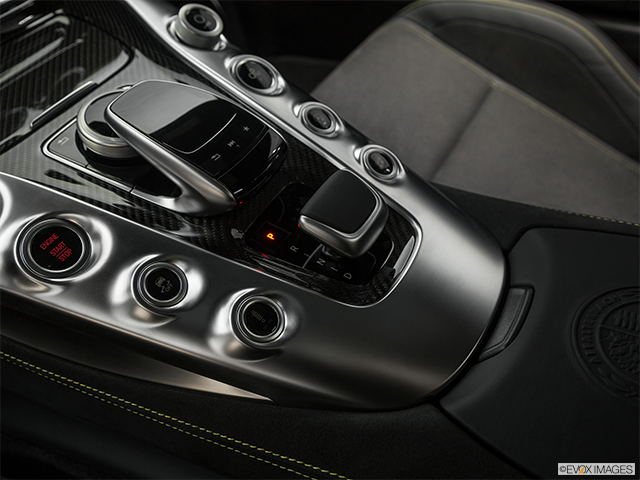 2021 Mercedes-Benz AMG GT | Gear shifter/center console