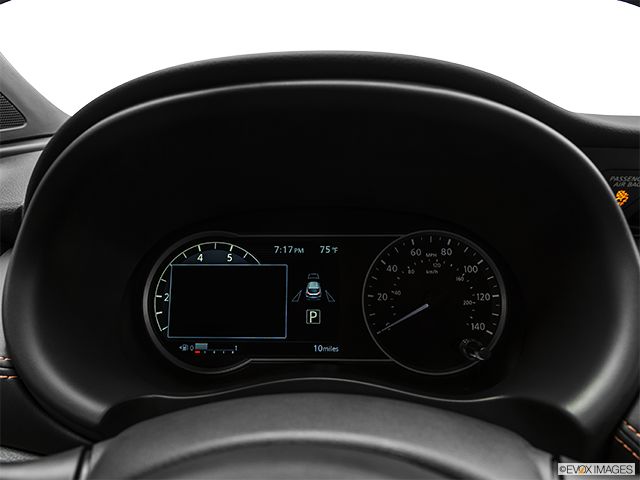 2019 Nissan Kicks | Speedometer/tachometer