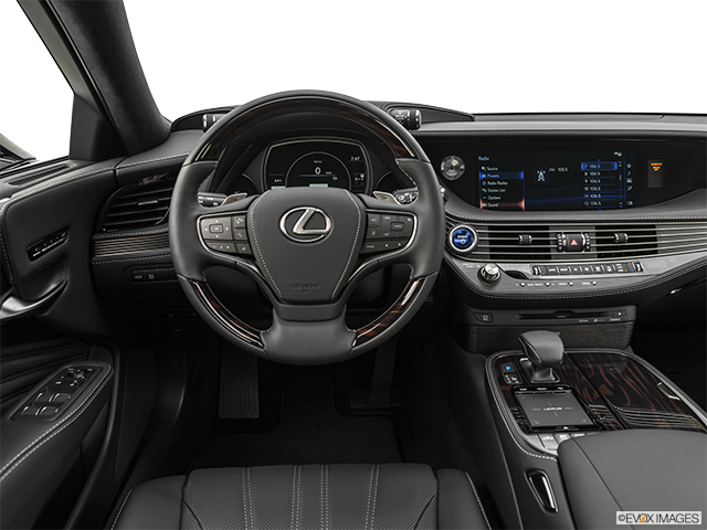 2019 Lexus LS 500h L AWD | Steering wheel/Center Console