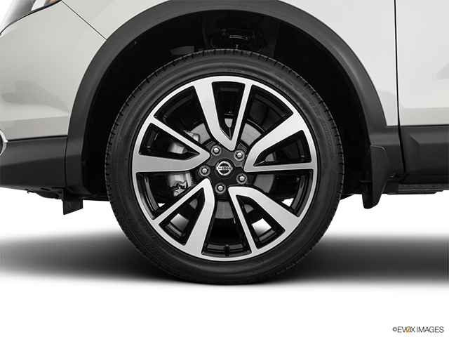 2019 Nissan Qashqai | Front Drivers side wheel at profile