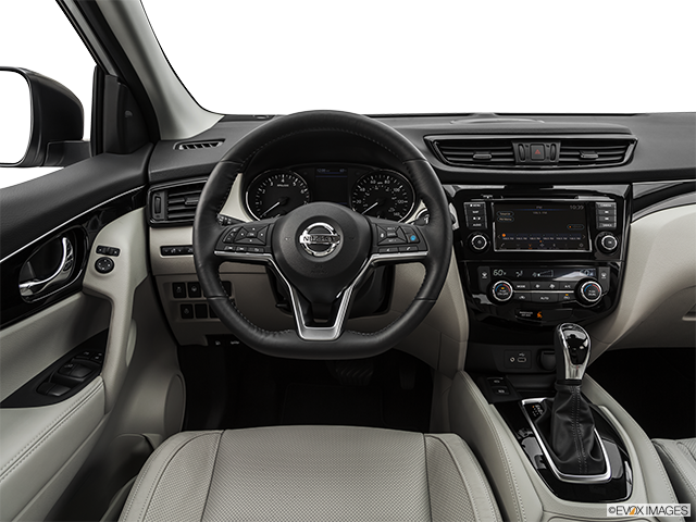 2019 Nissan Qashqai | Steering wheel/Center Console