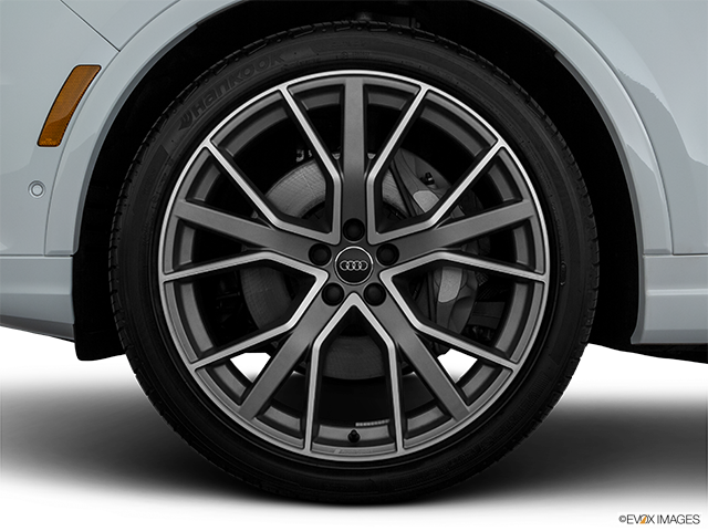 2019 Audi Q7 | Front Drivers side wheel at profile