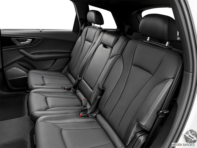 2019 Audi Q7 | Rear seats from Drivers Side