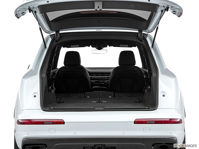 2019 Audi Q7 | Hatchback & SUV rear angle