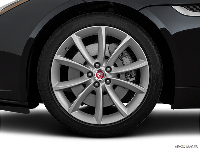 2019 Jaguar F-TYPE | Front Drivers side wheel at profile