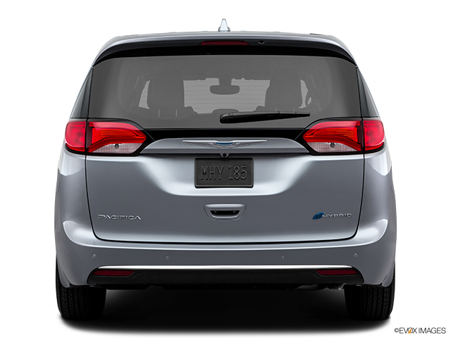2019 Chrysler Pacifica Hybrid | Low/wide rear