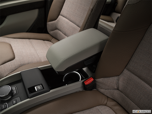 2019 BMW i3 | Front center console with closed lid, from driver’s side looking down