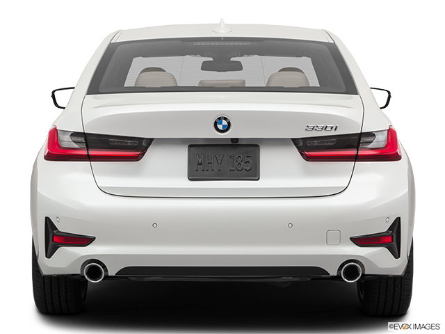 2019 BMW 3 Series | Low/wide rear