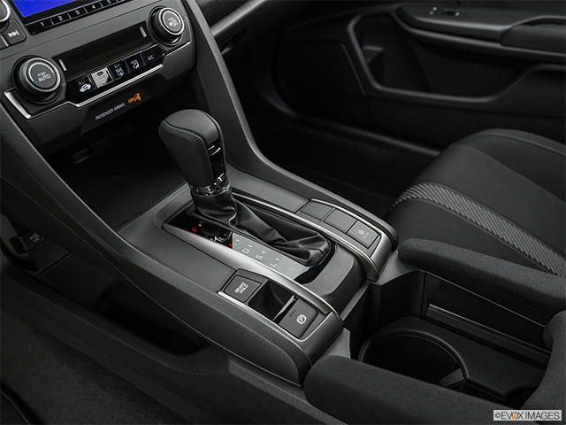 2019 Honda Civic Hatchback | Gear shifter/center console