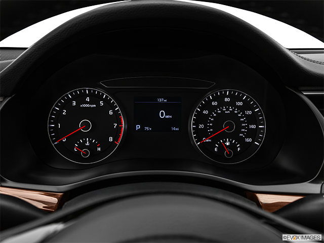 2019 Kia Cadenza | Speedometer/tachometer