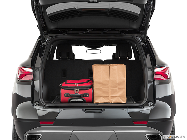 2019 Chevrolet Blazer | Trunk props