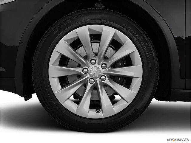 2019 Tesla Model X | Front Drivers side wheel at profile