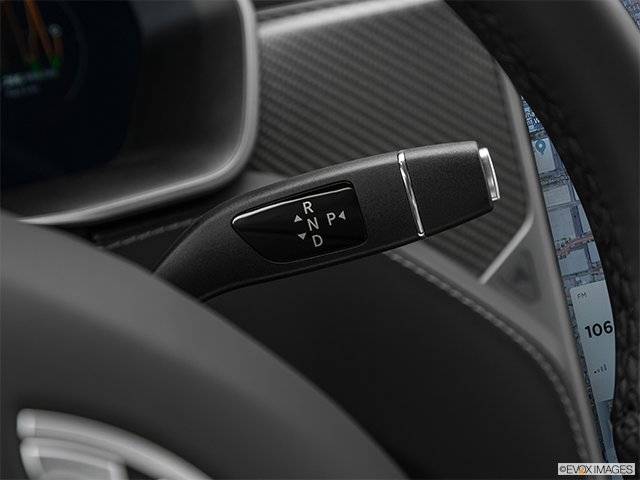 2019 Tesla Model S | Gear shifter/center console
