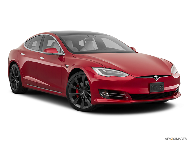 2019 Tesla Model S | Front passenger 3/4 w/ wheels turned