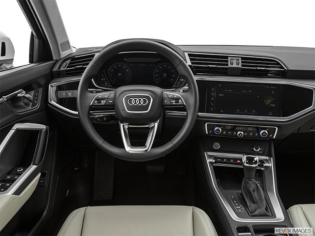 2019 Audi Q3 | Steering wheel/Center Console