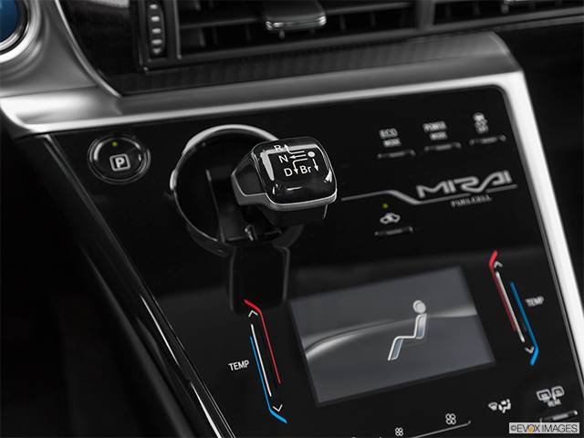 2019 Toyota Mirai | Gear shifter/center console