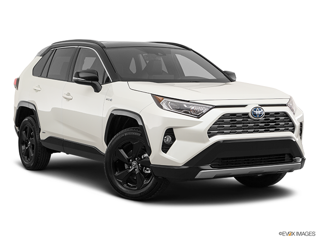2019 Toyota RAV4 Hybride | Front passenger 3/4 w/ wheels turned