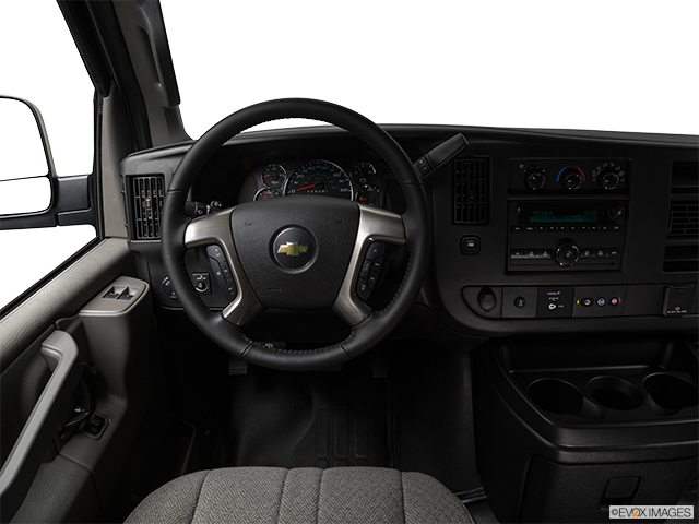 2021 Chevrolet Express Cargo | Steering wheel/Center Console