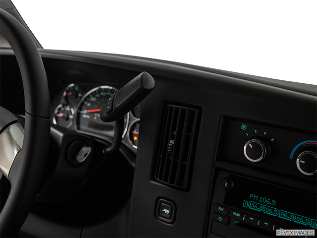 2021 Chevrolet Express | Gear shifter/center console