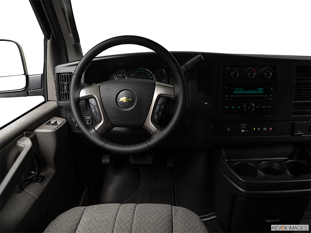 2021 Chevrolet Express | Steering wheel/Center Console