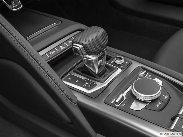 2021 Audi R8 | Gear shifter/center console