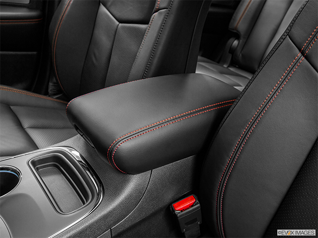 2015 Dodge Durango | Front center console with closed lid, from driver’s side looking down