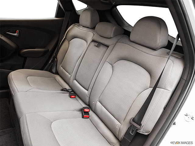 2015 Hyundai Tucson | Rear seats from Drivers Side
