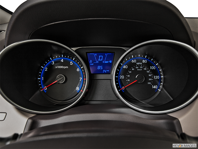2015 Hyundai Tucson | Speedometer/tachometer