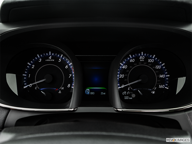 2015 Toyota Avalon | Speedometer/tachometer
