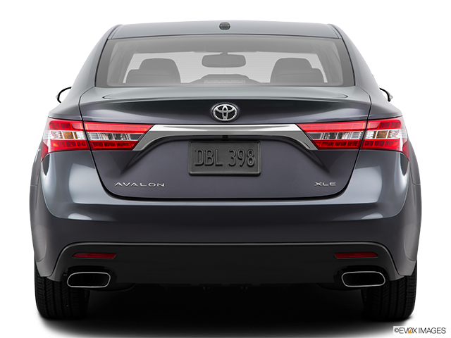 2015 Toyota Avalon | Low/wide rear