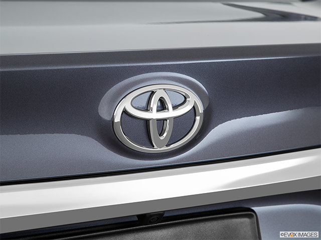2015 Toyota Avalon | Rear manufacturer badge/emblem