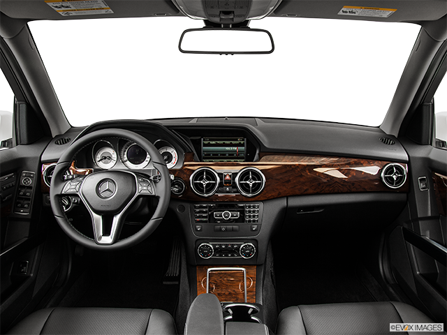 2015 Mercedes-Benz GLK-Class | Centered wide dash shot