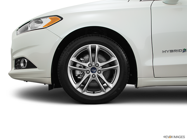 2015 Ford Fusion | Front Drivers side wheel at profile