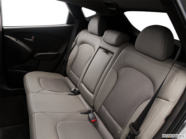 2015 Hyundai Tucson | Rear seats from Drivers Side