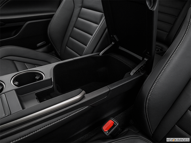 2015 Lexus RC 350 | Front center divider