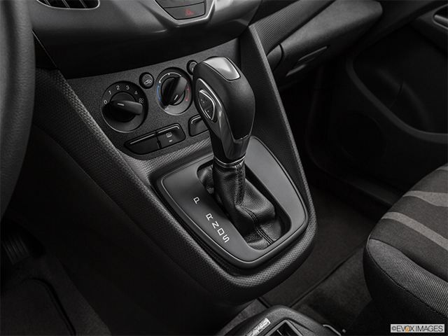 2015 Ford Transit Connect Wagon | Gear shifter/center console