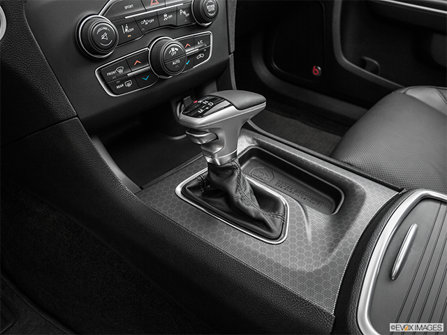 2015 Dodge Charger | Gear shifter/center console