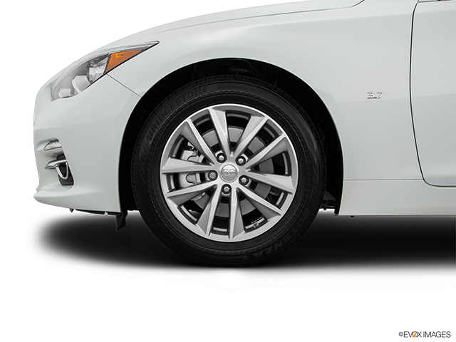 2015 Infiniti Q50 | Front Drivers side wheel at profile