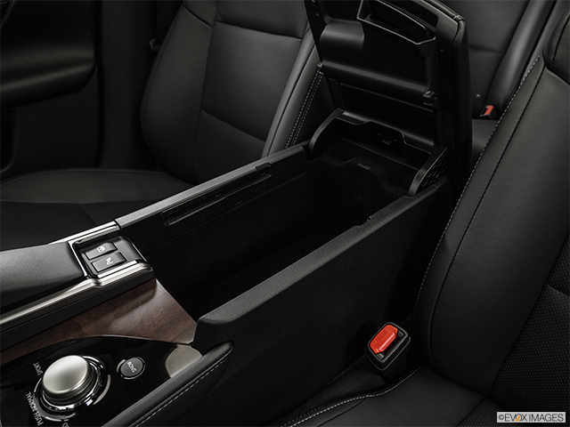 2015 Lexus GS 350 | Front center divider