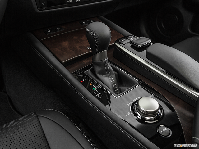 2015 Lexus GS 350 | Gear shifter/center console