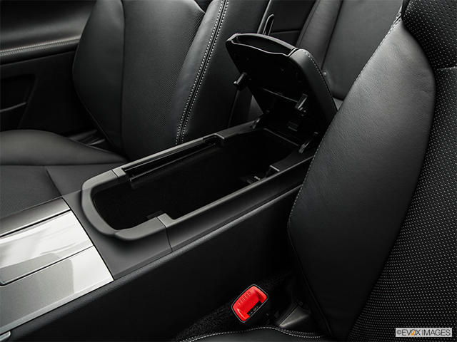 2015 Lexus IS 250C | Front center divider