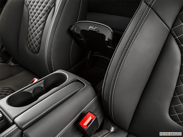 2015 Audi R8 | Front center divider