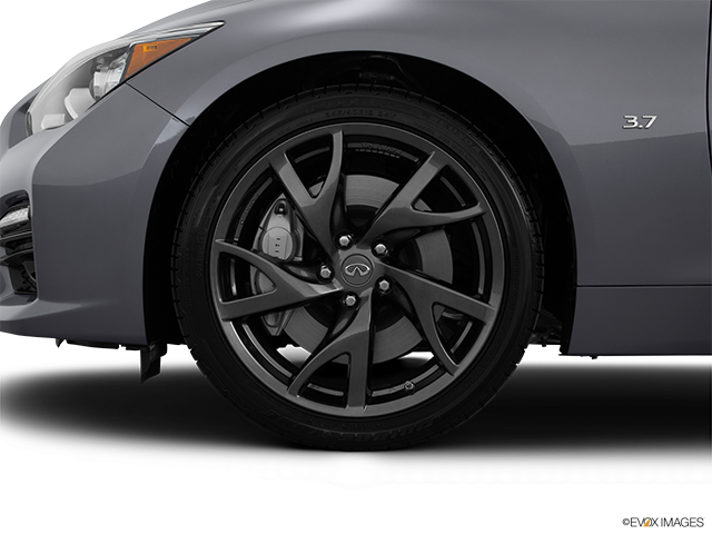 2015 Infiniti Q50 | Front Drivers side wheel at profile