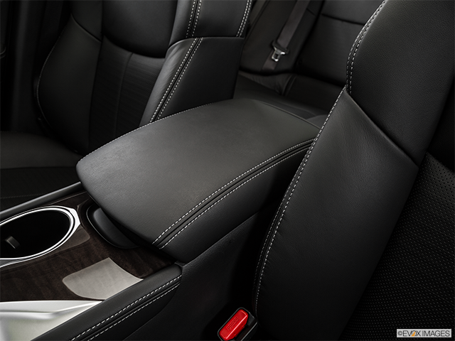 2015 Infiniti Q50 | Front center console with closed lid, from driver’s side looking down