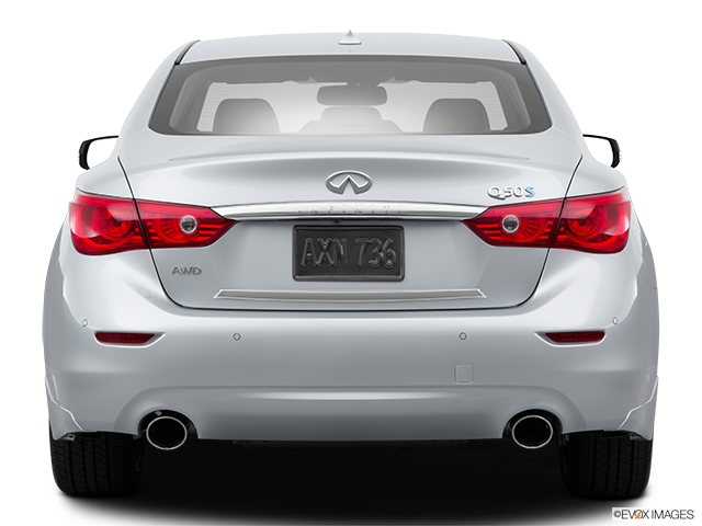 2015 Infiniti Q50 | Low/wide rear