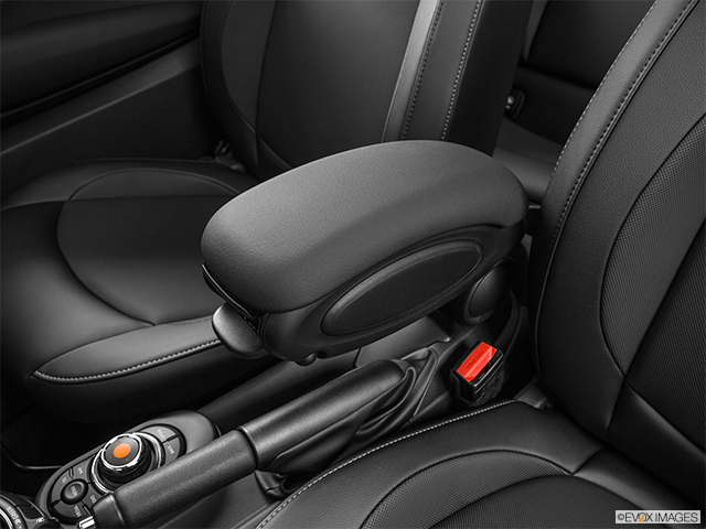2015 MINI Cooper | Front center console with closed lid, from driver’s side looking down