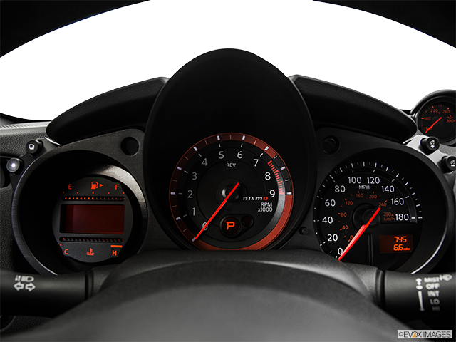 2015 Nissan 370Z | Speedometer/tachometer